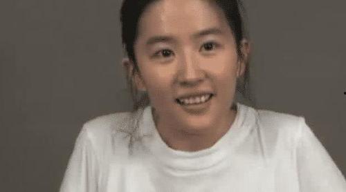 刘亦菲海外爆料视频,揭秘明星生活幕后真相 第2张 刘亦菲海外爆料视频,揭秘明星生活幕后真相 第2张